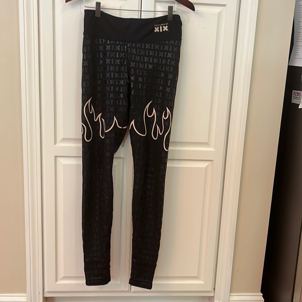 Creatures of XIX Gecko Grip Polewear